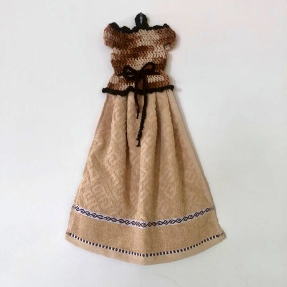 Crochet dress towel, Handmade hand towel decor - Picture 6 of 7